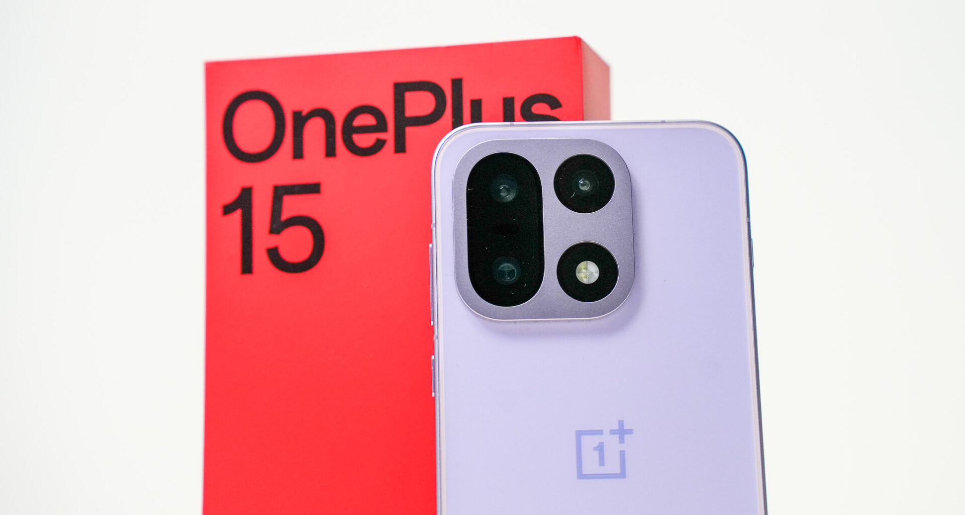 OnePlus 15 riuhtaisi myyntiluvut uusiksi Suomessa – ennätys rikki heti ensimmäisen viikon aikana