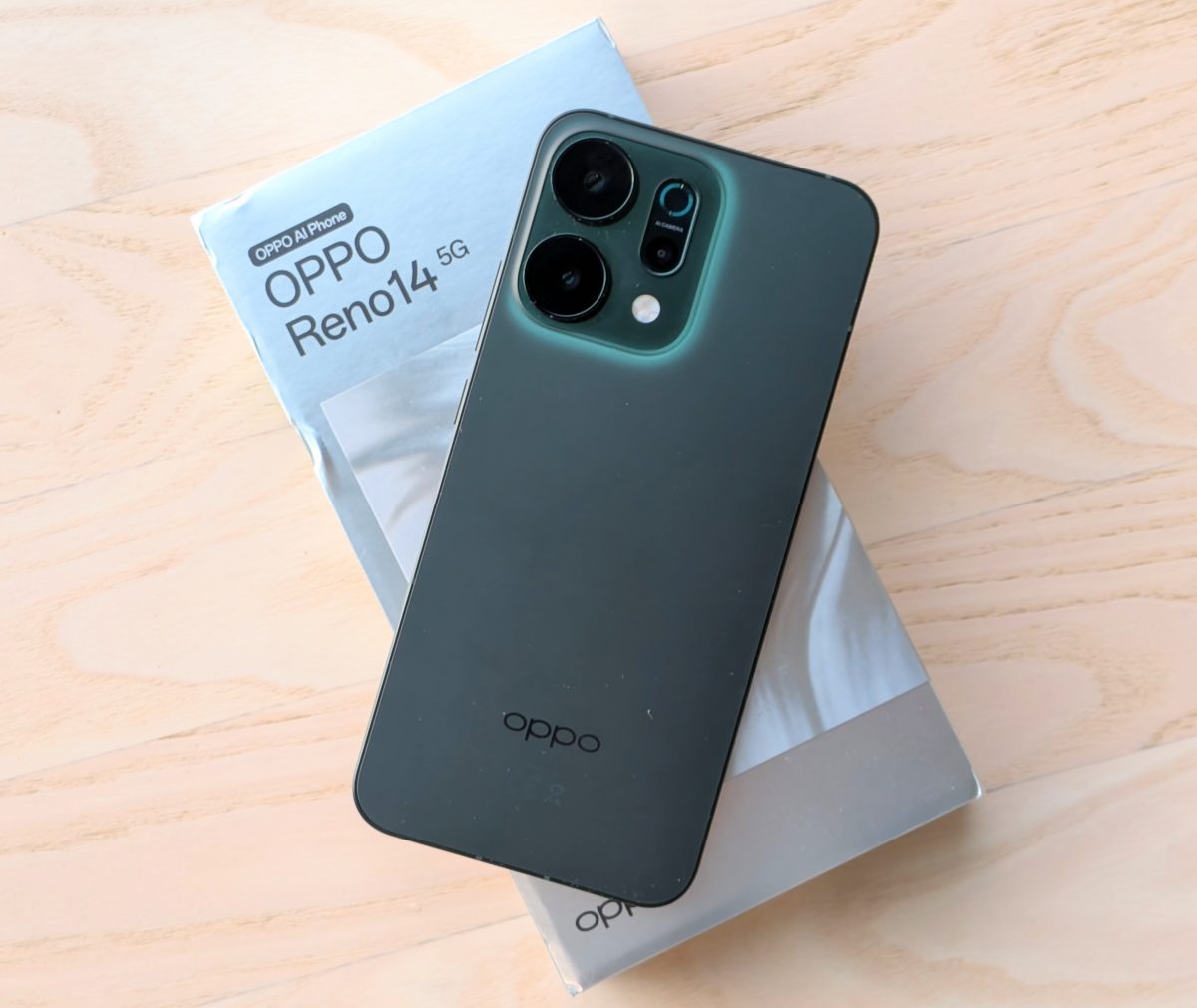 Arvostelussa Oppo Reno14 5G: ylemmän keskihintaluokan älypuhelimen vahvuudet kameroissa ja laatutuntumassa