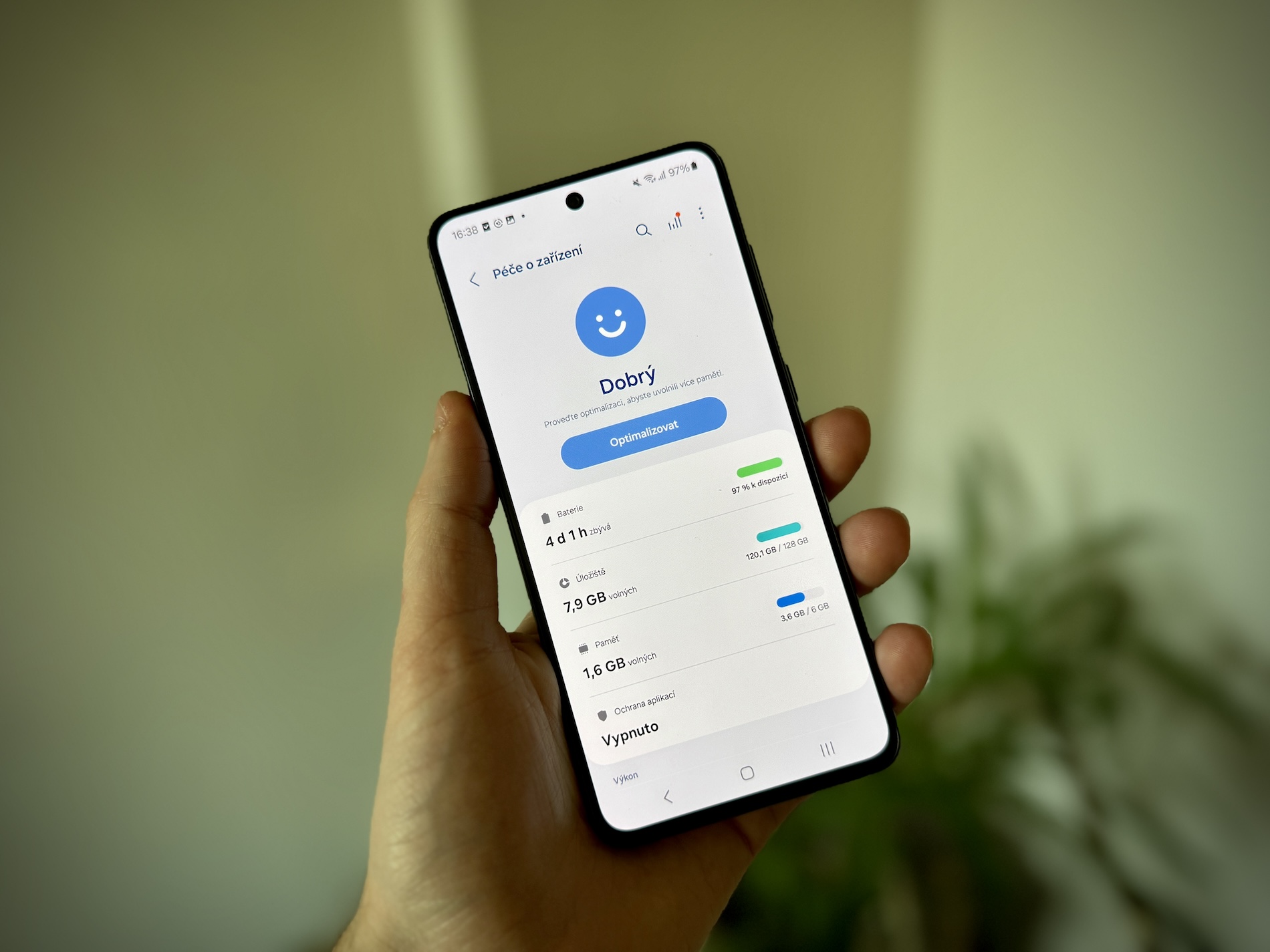 Laitteen kannen hoito