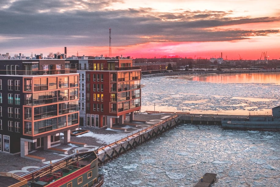 Kuvassa talvinen Paf toimisto Tallinnassa Noblessnerin alueella.