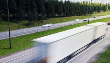 Rahoitus & kasvu -katsaus: Venäjän-viennin loppu osui pahiten pieniin yrityksiin, suurilla viejillä valmiudet muutoksiin paremmat – Voiko Ukraina korvata Venäjän-vientimarkkinan?