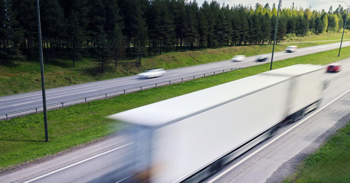 Rahoitus & kasvu -katsaus: Venäjän-viennin loppu osui pahiten pieniin yrityksiin, suurilla viejillä valmiudet muutoksiin paremmat – Voiko Ukraina korvata Venäjän-vientimarkkinan?