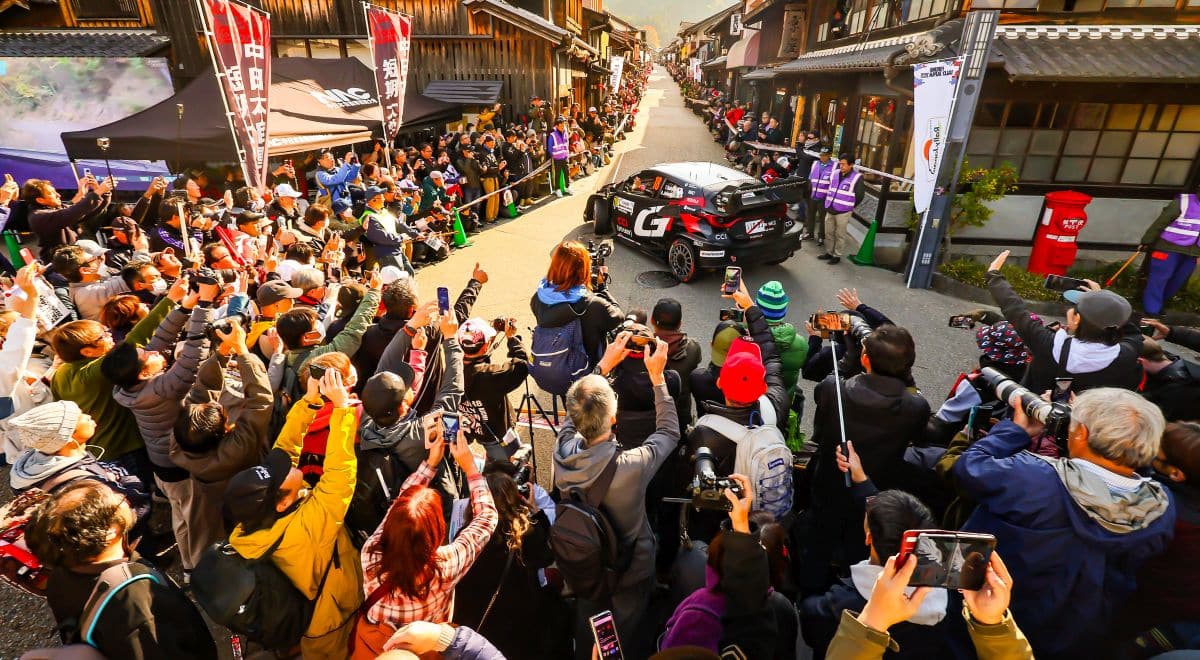 EK11: Voi rähmä! Takamoto Katsuta rikkoi autoaan ja pettyi rajusti