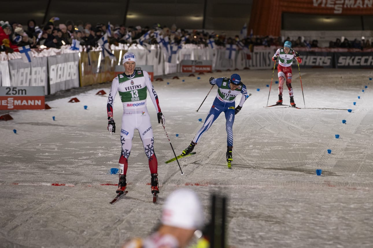 Ilkka Herola ylittää maalilinjan viidentenä. Edelle maaliin ehtii Einar Lurås Oftebro (13).