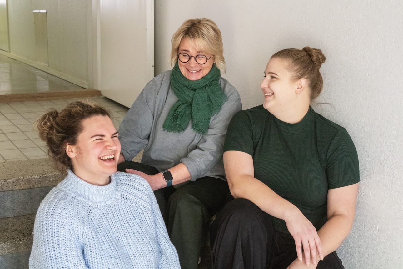 Meän Periferian jäsenet Inga Eunmann, Marjo Pitko ja Iines Jakovlev edustavat kaikki eri taiteenlajeja. Yhdistyksen vahvuutena onkin sen jäsenten monialaisuus.