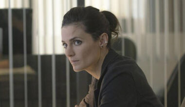 Tätä Netflix-sarjaa ahmitaan nyt kaksin käsin – Kaikki kaudet Suomen top kympissä