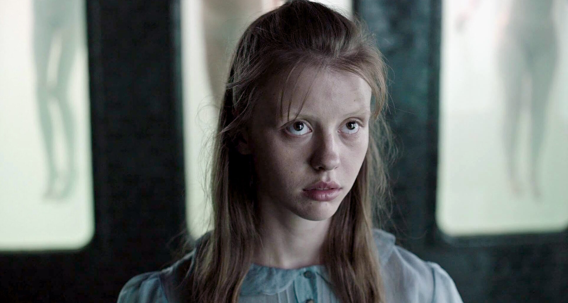 Nyt ilmaiskatselussa psykologista kauhua: Mysteerinen kylpylä kätkee järkyttäviä salaisuuksia