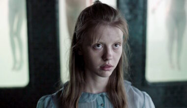 Nyt ilmaiskatselussa psykologista kauhua: Mysteerinen kylpylä kätkee järkyttäviä salaisuuksia