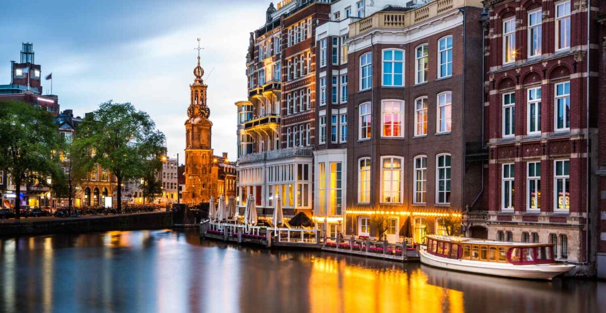 Jani Sievinen vei tyttärensä yllätysmatkalle – tältä lähes täysi-ikäinen Felicia näyttää