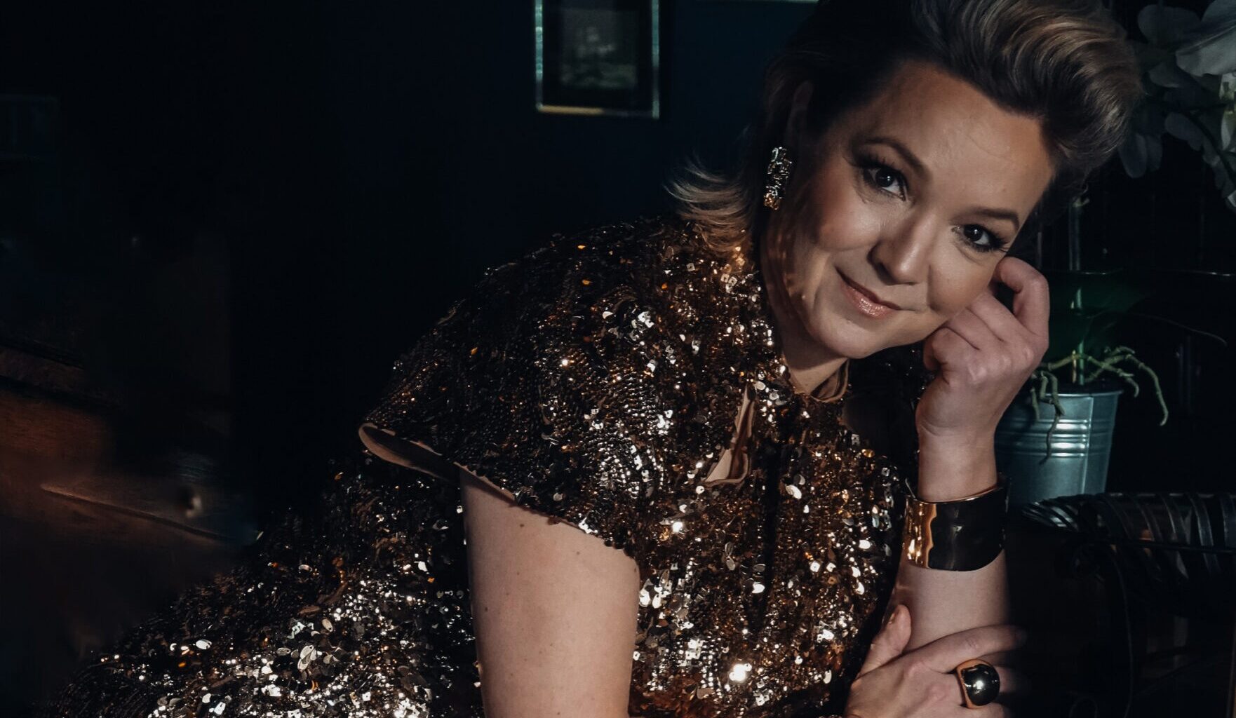 Yleisö marssi ulos Annika "Shanghain valot" Eklundin konsertista!