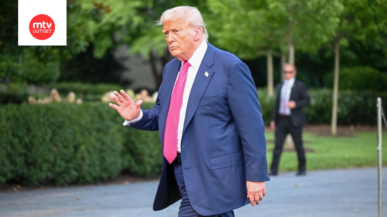 Arkistokuva Donald Trumpista. Armahduskirjeen mukaan listalla oleville myönnetään täysi ja ehdoton armahdus.