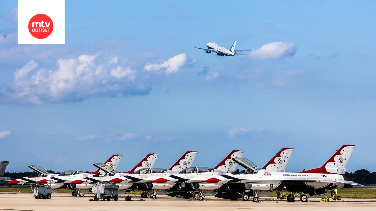 Presidentti Trump lähti Boeing C-32 -koneella kohti New York Yankeesin ottelua Joint Base Andrewsin tukikohdasta 11. syyskuuta.