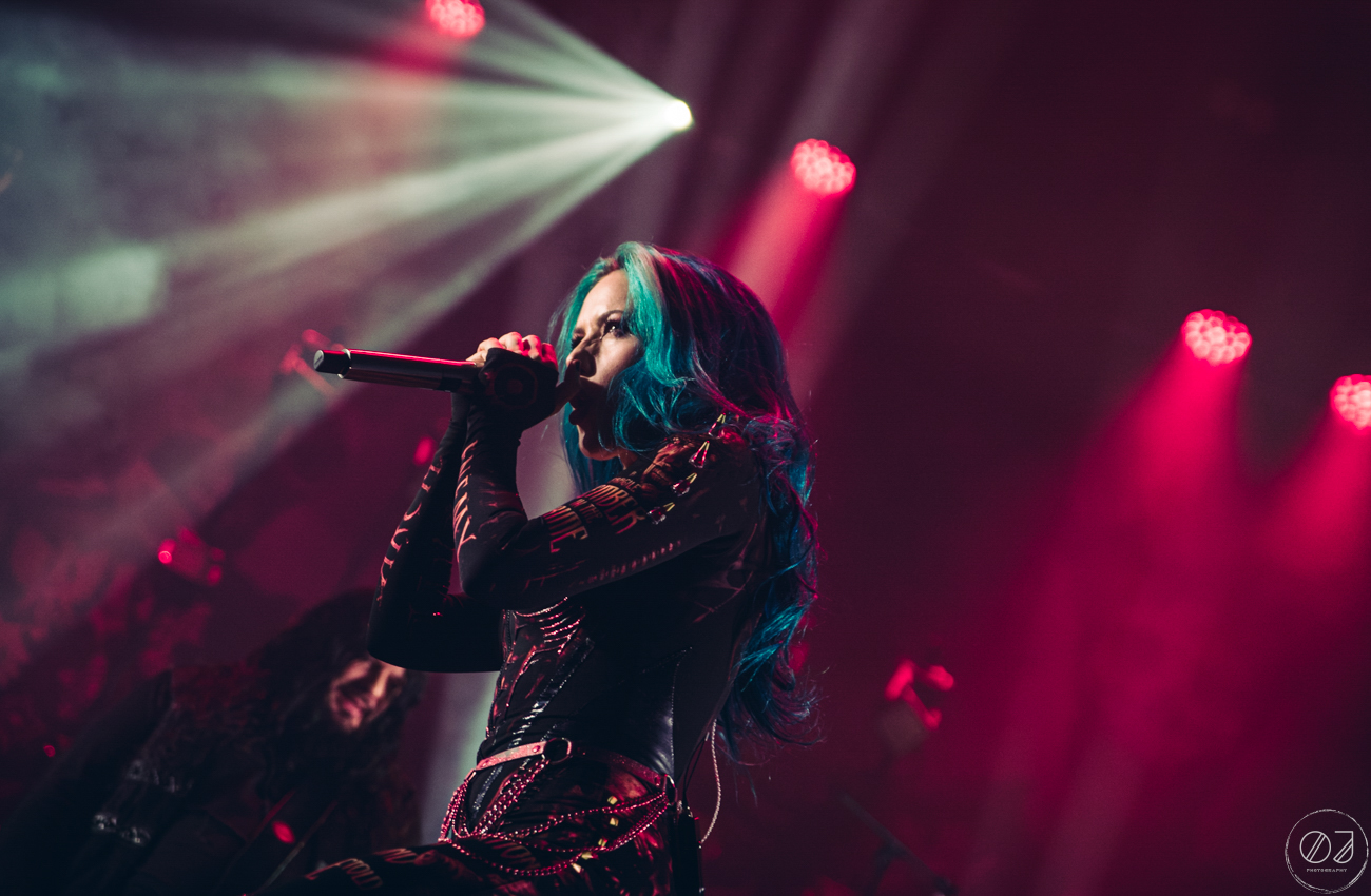 Arch Enemyn tiet erkanevat Alissa White-Gluzin kanssa