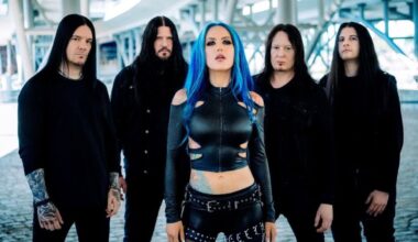 "Olen yhtä yllättynyt kuin kaikki muutkin" - Arch Enemyn entinen laulaja tyrmää huhut paluustaan