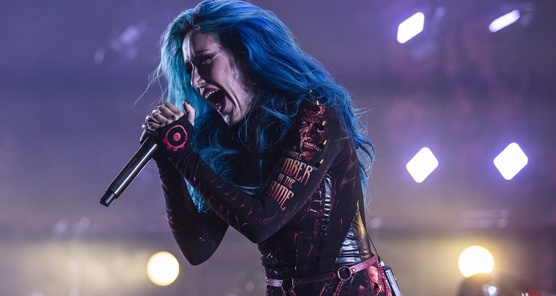 Alissa White-Gluz ei jatka Arch Enemyn riveissä