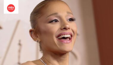 Arkistokuva. Grande kehotti ihmisiä suojelemaan itseään negatiiviselta kommentoinnilta.