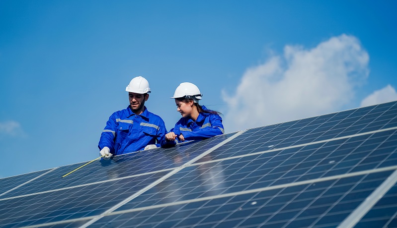 aurinkopaneelit energia energiayhtiöt sähköyhtiöt sähkö