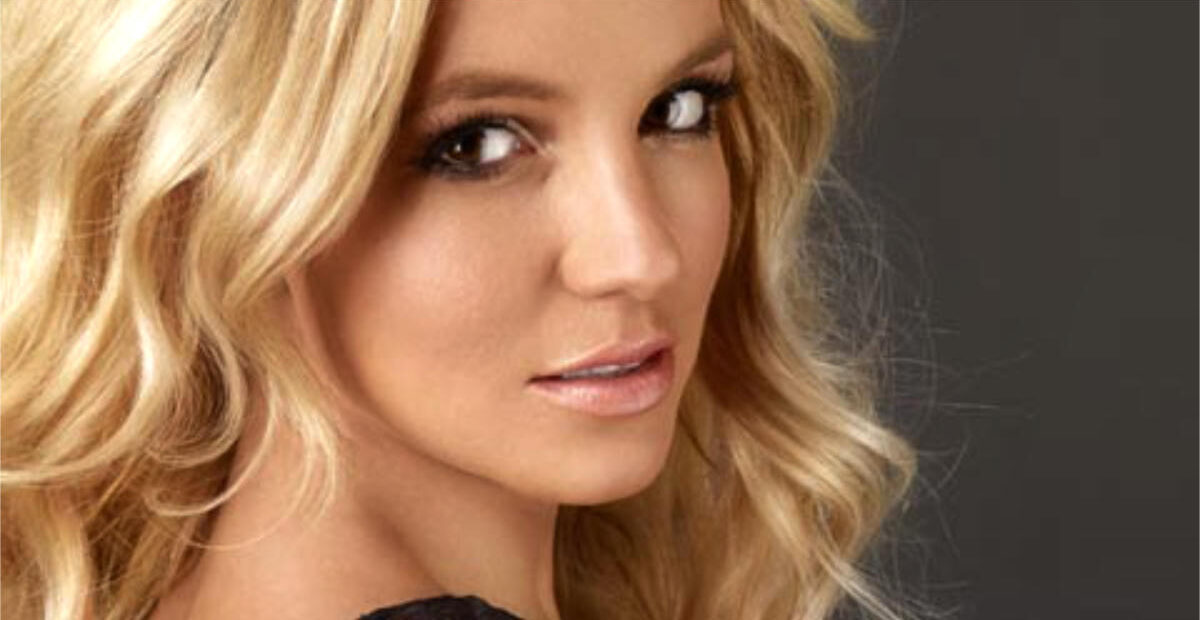 Britney Spears aikoi hypätä biksuissa mereen – paniikki iski ennen sitä