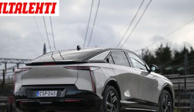 Erikoinen ilmiö moottoritiellä – Kun tämän auton keula näkyy peräpeilissä, tulee tilaa nopeasti