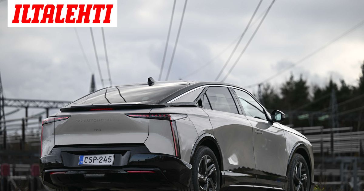 Erikoinen ilmiö moottoritiellä – Kun tämän auton keula näkyy peräpeilissä, tulee tilaa nopeasti