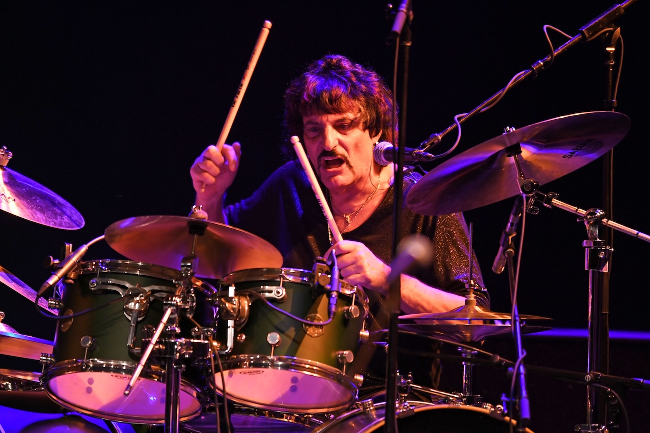 "Se ei päättynyt hyvissä merkeissä" - rumpalilegenda muistelee lyhyeksi jäänyttä yhteistyötään Ozzy Osbournen kanssa