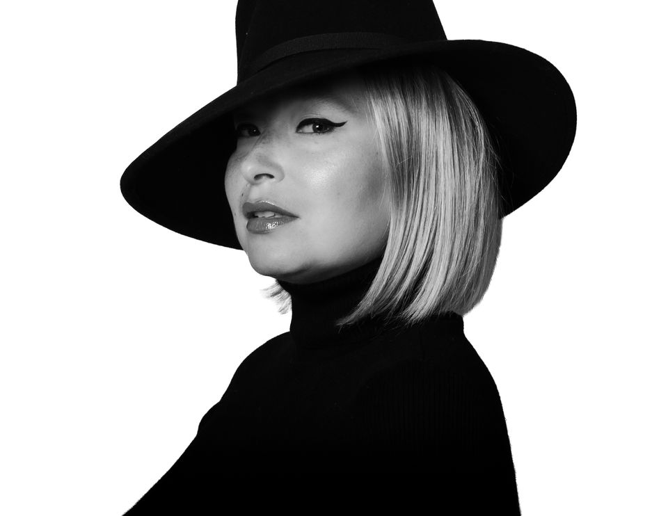 Inginmaan tulevan popalbumin toinen single Älä soita kertoo irti päästämisen kipeydestä ja rohkeudesta