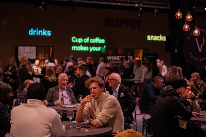 Viinimessuilla%20viihdyttiin%20Paviljongin%20uusitussa%20A-hallissa