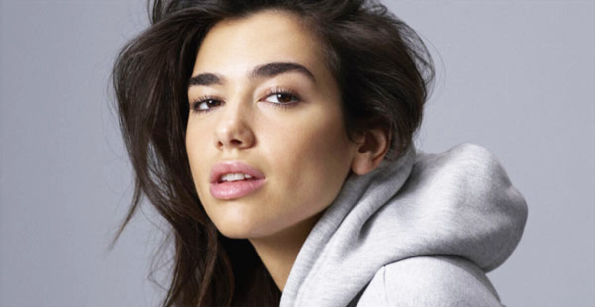 Dua Lipa vaihtoi vapaalle – rantakunto esiteltiin välittömästi