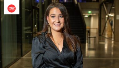 Ensitreffit-Tuula odottaa esikoistaan.