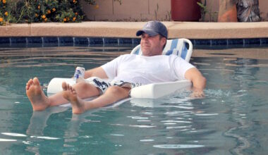 Vielä hetken ilmaiskatselussa: Kodistaan potkittu mies löytää uuden alun omalta pihaltaan