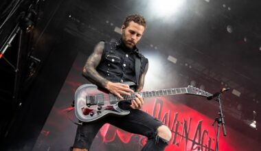 Iron Maiden -basistin poika joutuu jättämään perustamansa yhtyeen - terveysongelma pakottaa luopumaan live-esiintymisistä