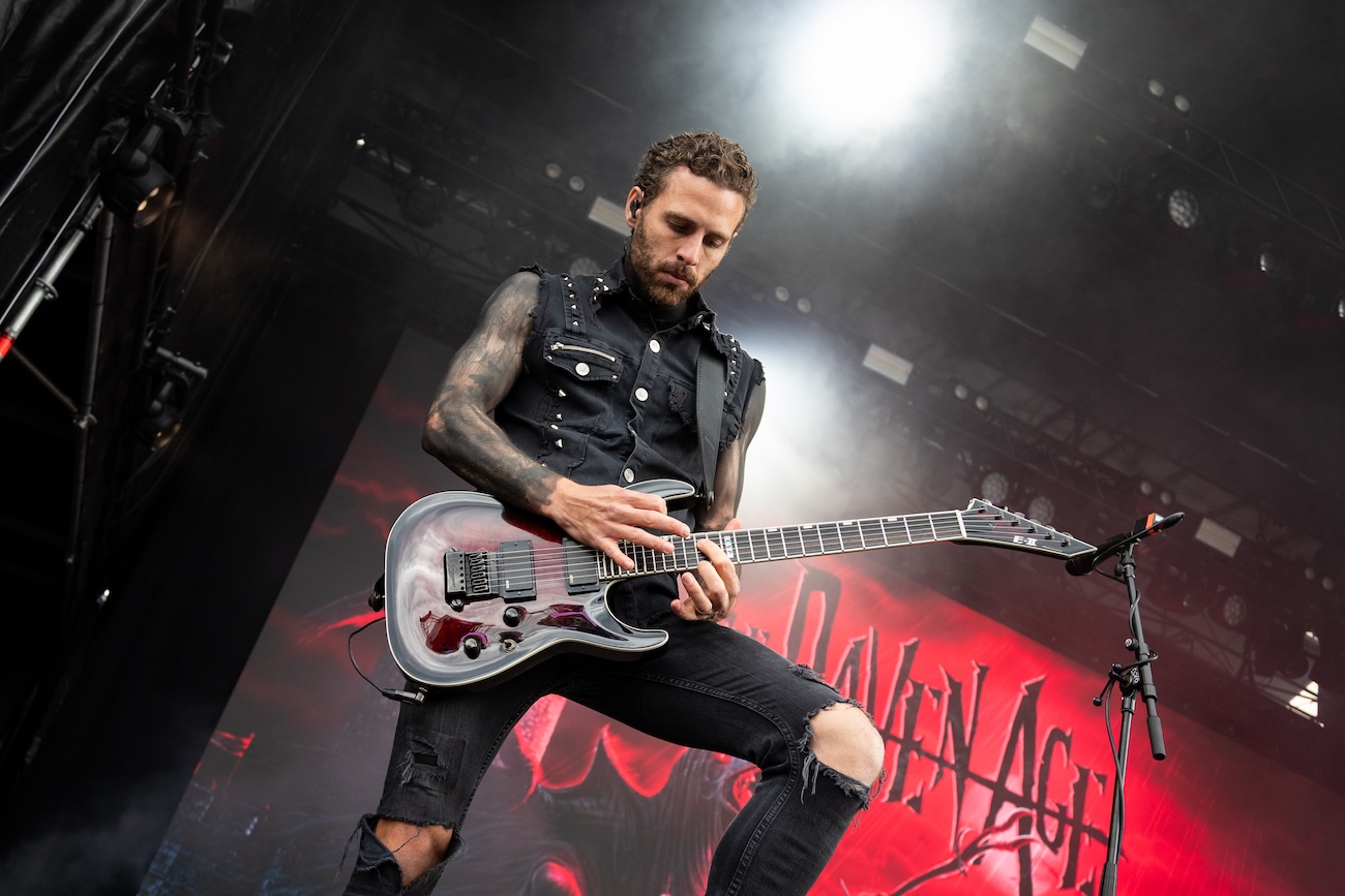 Iron Maiden -basistin poika joutuu jättämään perustamansa yhtyeen - terveysongelma pakottaa luopumaan live-esiintymisistä