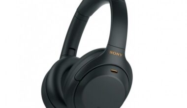 Sony WH-1000XM4.