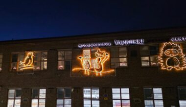 Tutut valokuviot nähtävillä Vapriikin seinässä [Tampereen kaupunki