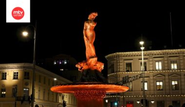 Havis Amandan patsas valaistiin oranssiksi YK:n Oranssit päivät -kampanjan kunniaksi 25. marraskuuta 2025. Helsingin kaupunki valaisi Havis Amandan oranssiksi ja järjesti hiljaisen kynttiläkulkueen naisiin kohdistuvan väkivallan vastaisena päivänä tiistaina.