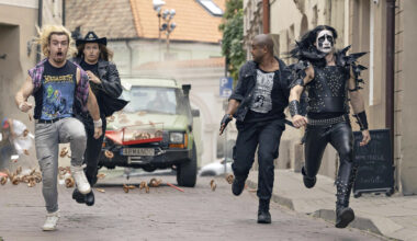 Hevimpi reissu viljelee bändimaailman kliseitä hellyttävästi