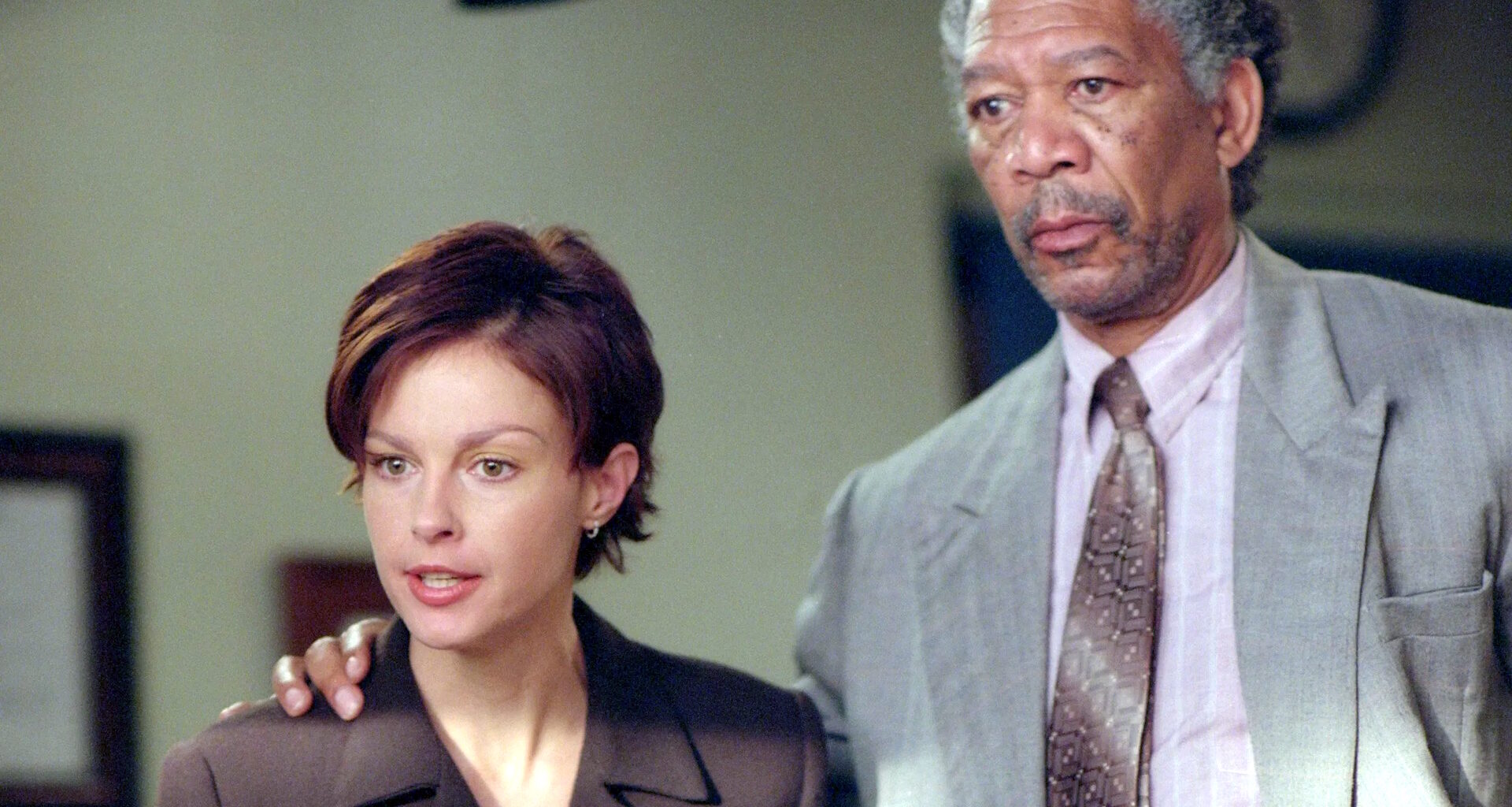 Nyt ilmaiskatselussa: Laatunäyttelijöiden intensiivinen oikeussalitrilleri – Miestä syytetään järkyttävistä sotarikoksista