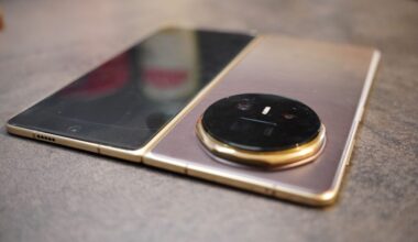 Uudessa puhelimessa on e-ink-näyttö, iOS 26.1 ilmestyi, testissä Honorin taittuva puhelin… – 10 uutista, jotka tältä viikolta pitää lukea