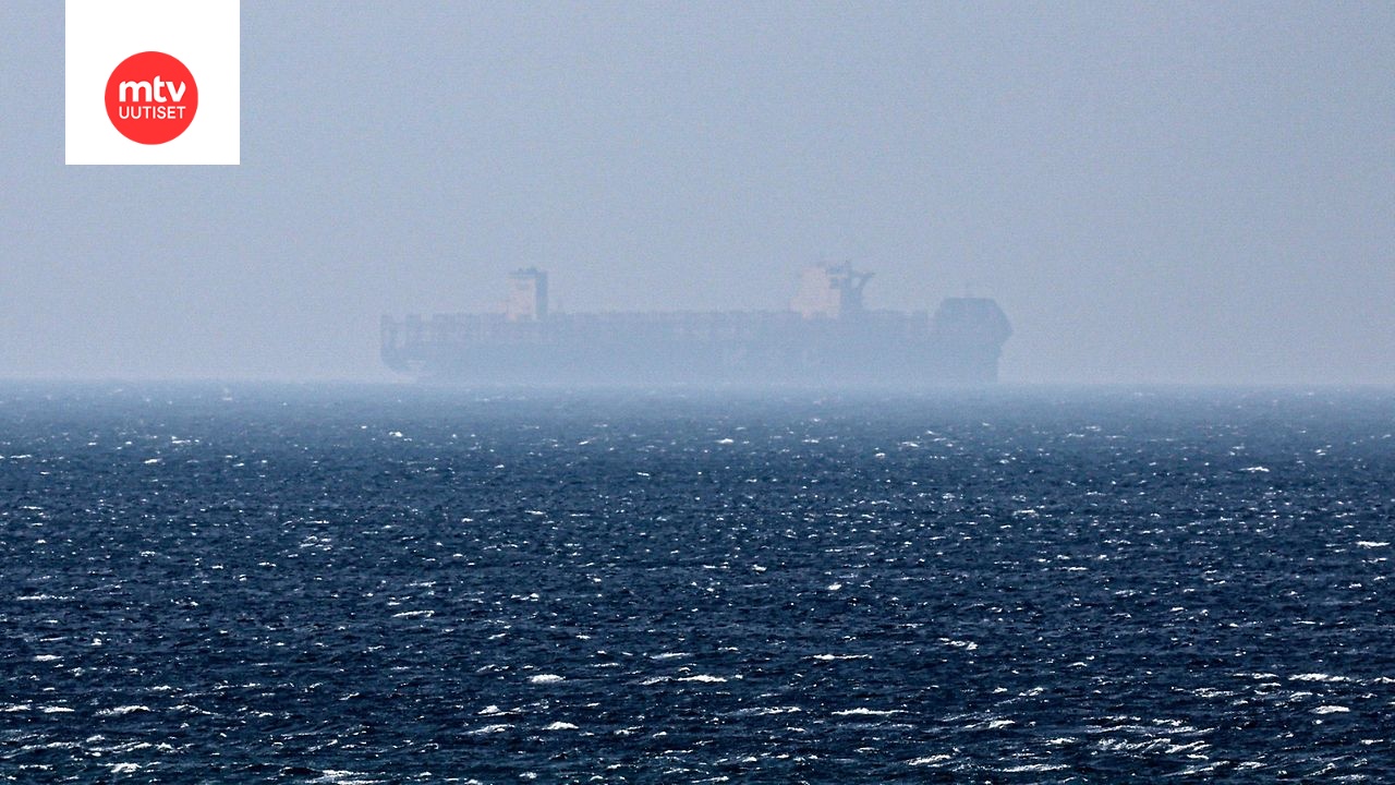 Kuva Hormuzinsalmesta, jossa öljytankkeri kaapattiin. Kuvan alus ei liity tapaukseen.