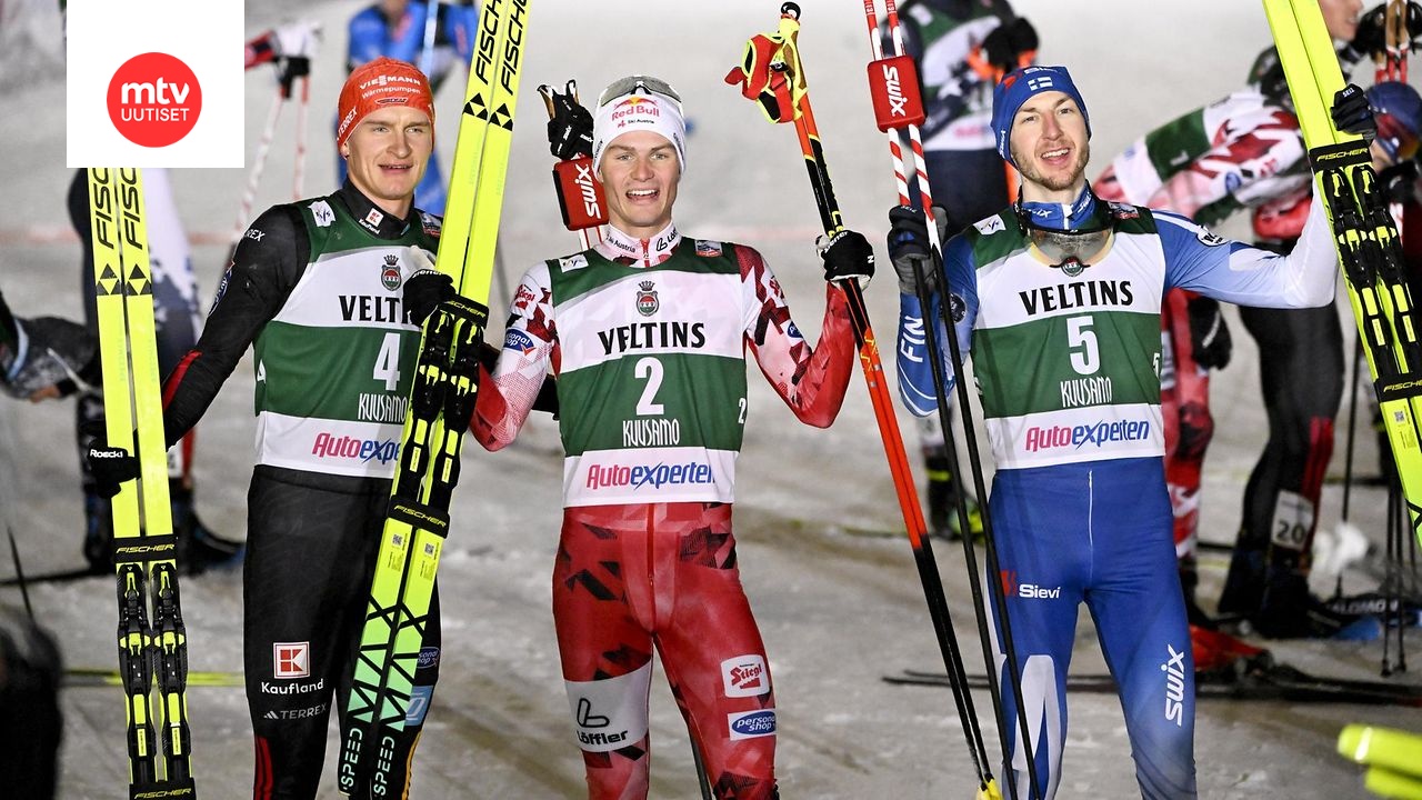 Ilkka Herola (oik.) aloitti maailmancup-kauden palkintokorokesijalla. Itävallan Johannes Lamparter voitti ja Saksan Julian Schmid oli toinen.