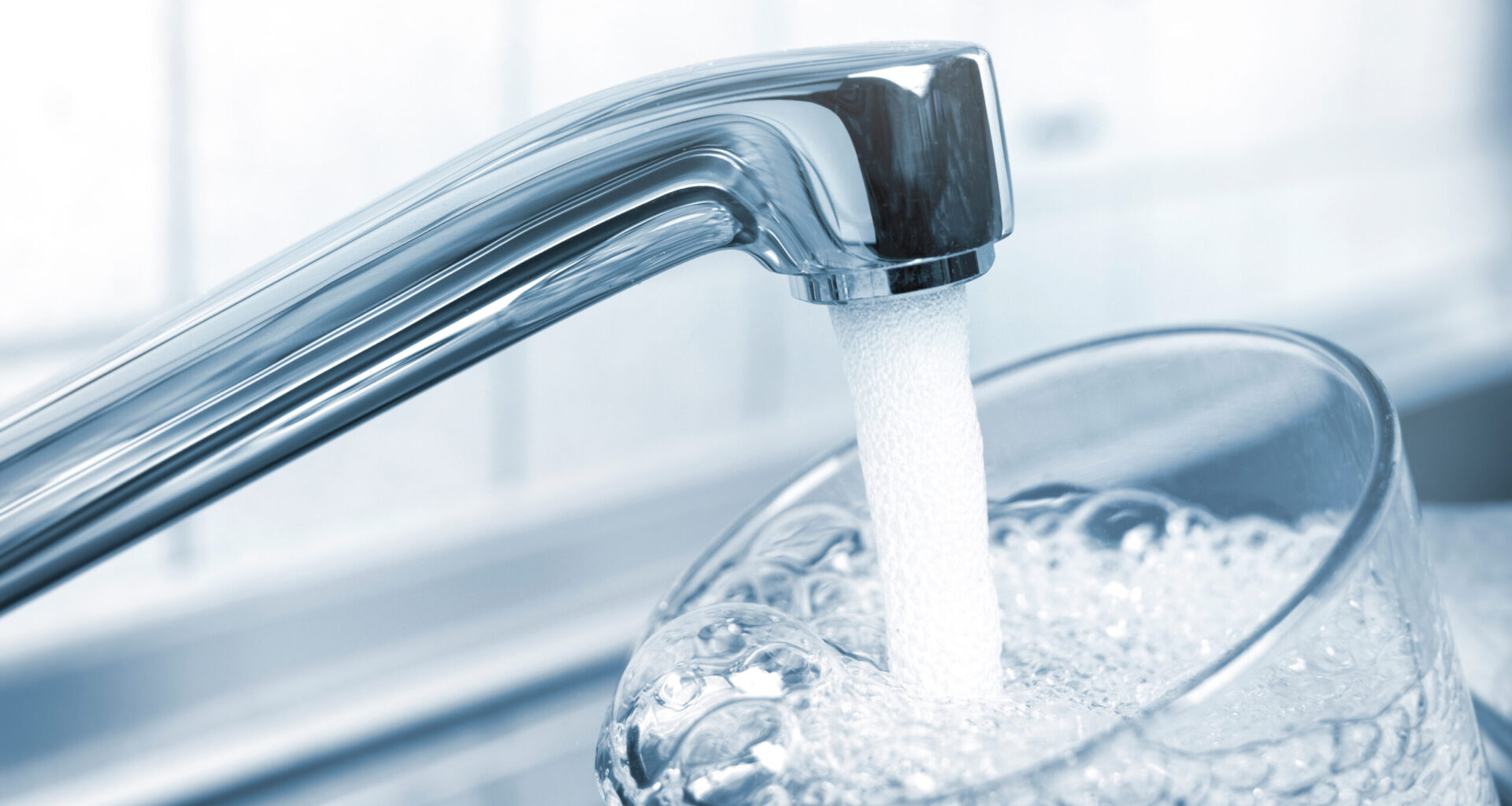 Mitä tapahtuu lasten koulumenestykselle, kun he juovat fluorivettä? Tutkijat selvittivät