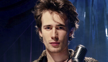 ”Nuorukainen joka muutti musiikin ikuisiksi ajoiksi” – Jeff Buckleysta kertovasta dokumenttielokuvasta julkaistiin traileri