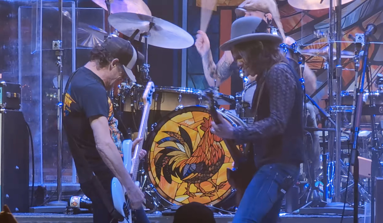 Entinen Metallica-basisti nousi lavalle ja tarttui Black Sabbathin klassikkoon