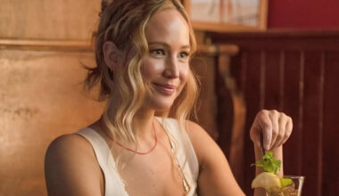 Jennifer Lawrence ja Emma Stone ottavat tämän tutun nukkehahmon käsittelyynsä