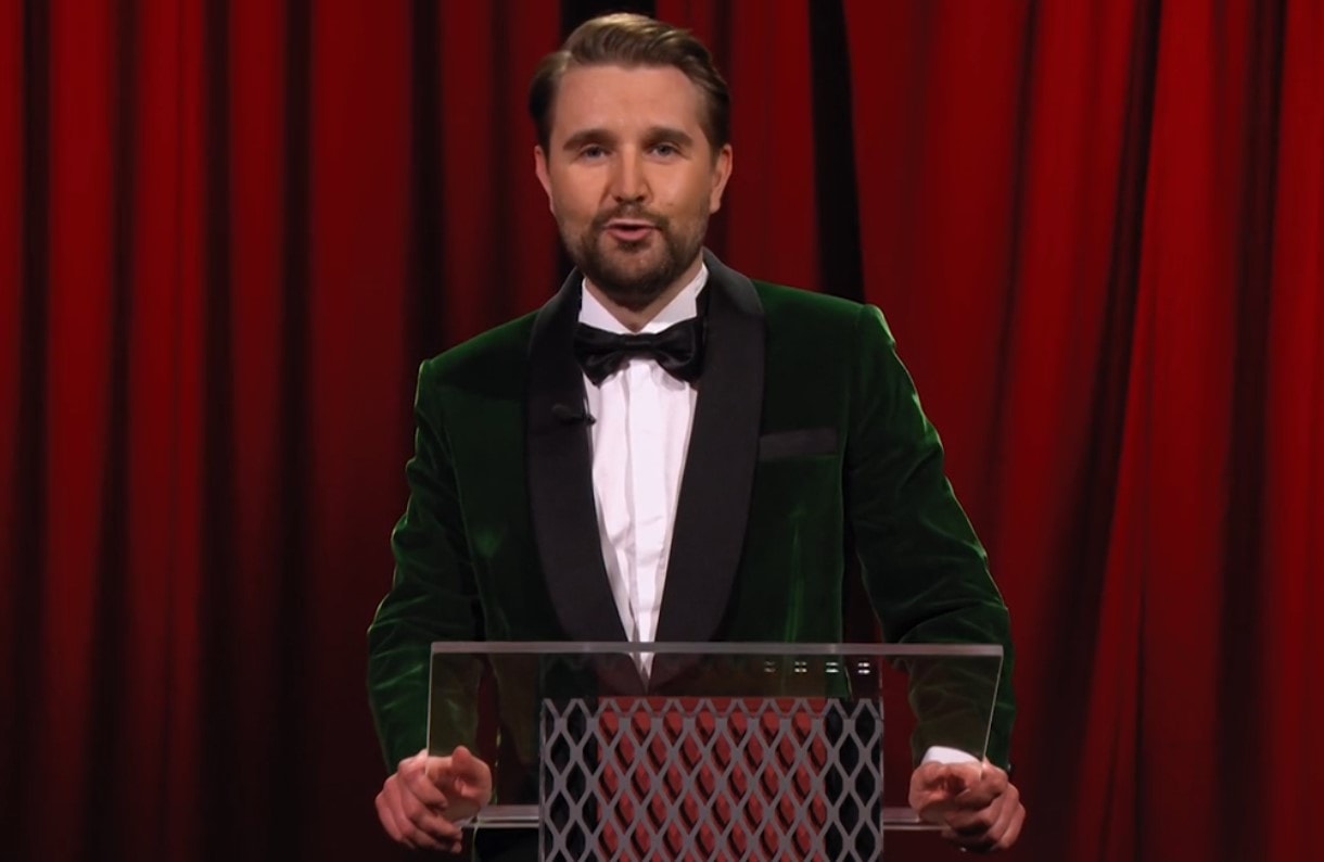 Koomikko Joonas Nordman saunakuvassa - Vappu Pimiältä pikkutuhma heitto