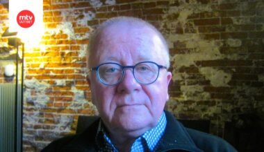 Juha Föhr viettää eläkepäiviä ahmien tietoa. Kuva: Juha  Föhrin kotialbumi.