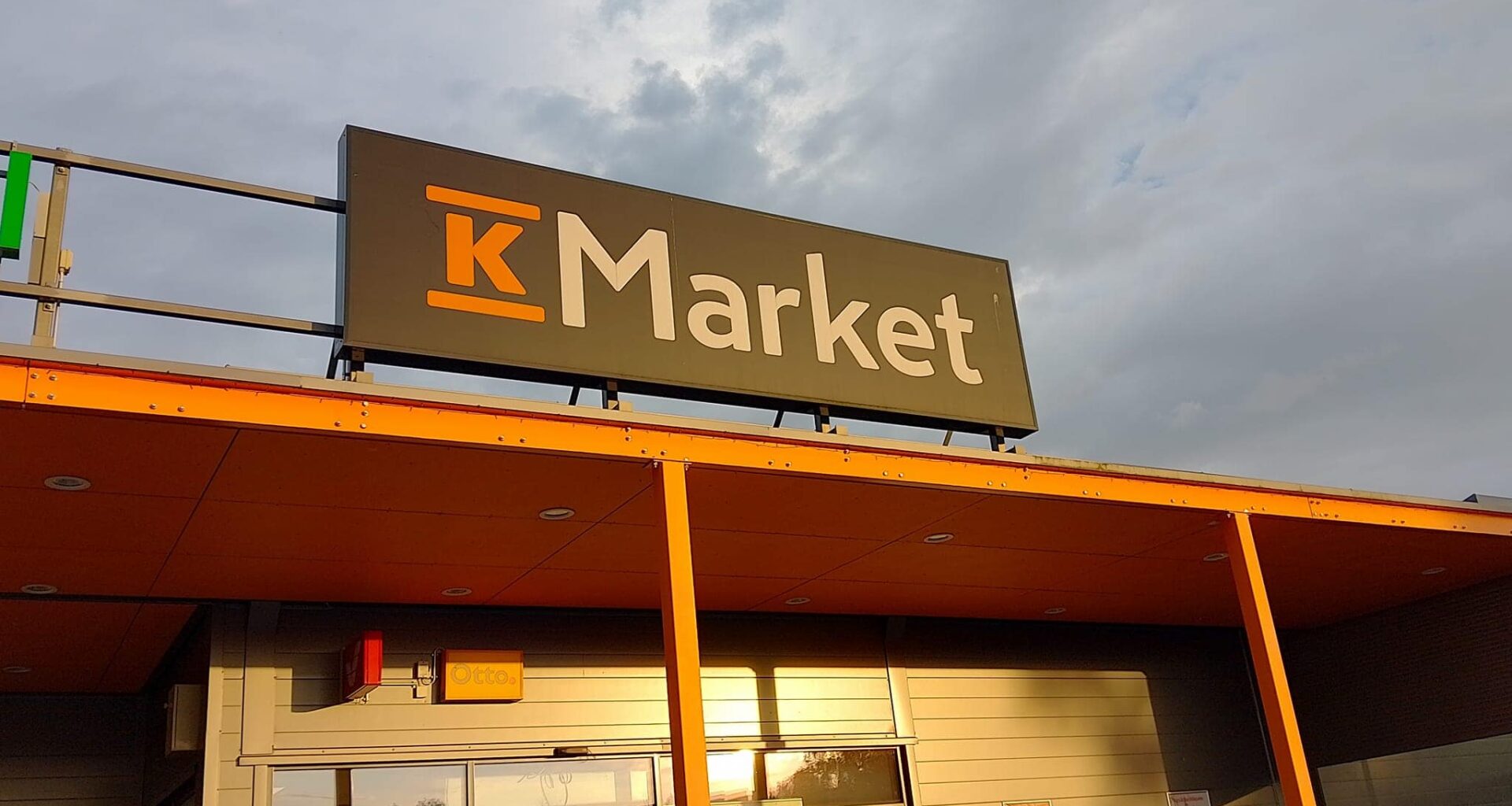 Kasvistuote pois K-kaupoista, voi häiritä kilpirauhasen toimintaa