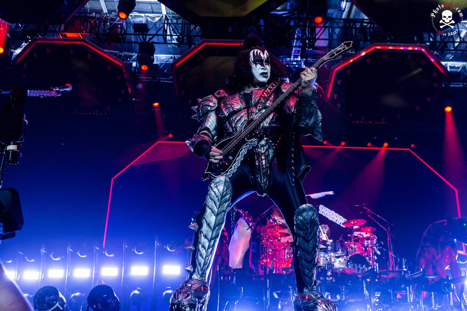 Gene Simmons: "Rockmaailma on täynnä luusereita ja idiootteja"