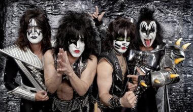 Nyt se on varmaa: Gene Simmonsin ja Paul Stanleyn yhteisesiintyminen muuttui täysiveriseksi Kiss-reunioniksi