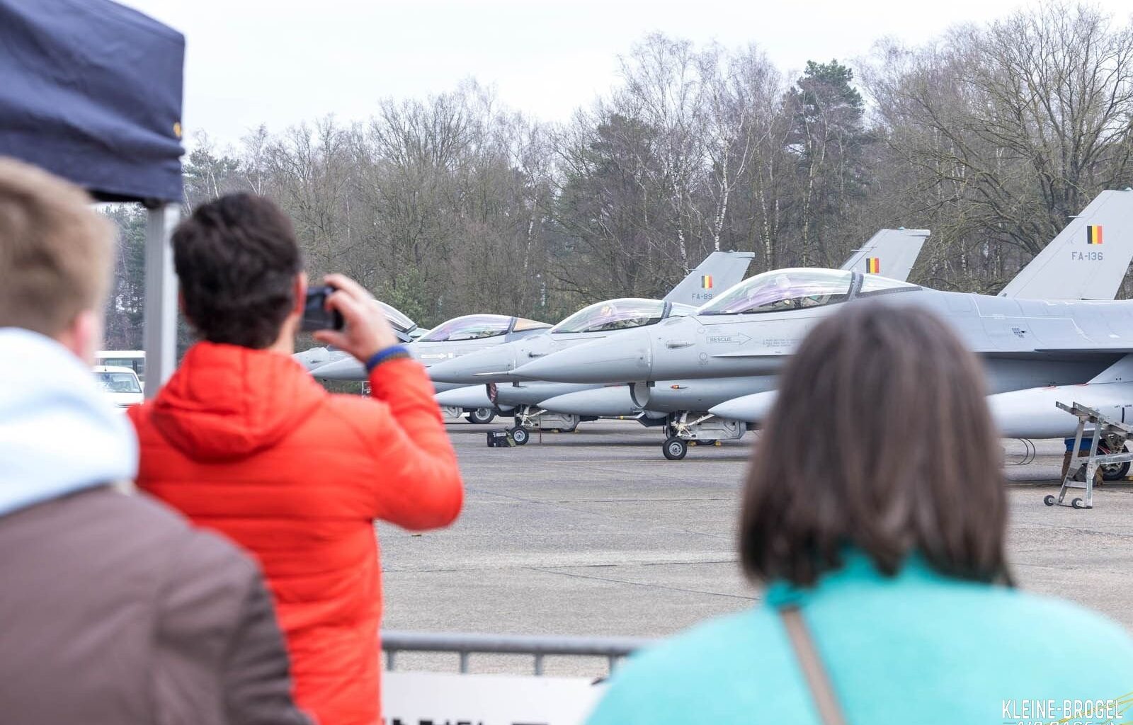 Huoli Belgiassa: Oudot lennokit pörräsivät ilmavoimien tukikohdan luona